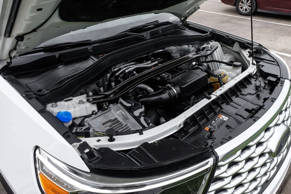 Used 2020 Ford Explorer Platinum w/ Premium Technology Package AWD/4WD image 59