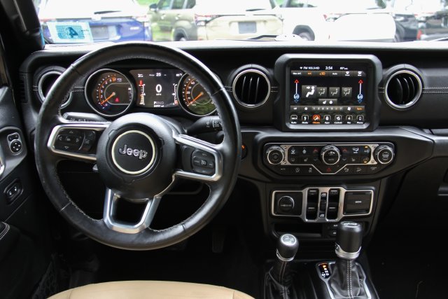 Used 2018 Jeep Wrangler Unlimited Sahara AWD/4WD image 20