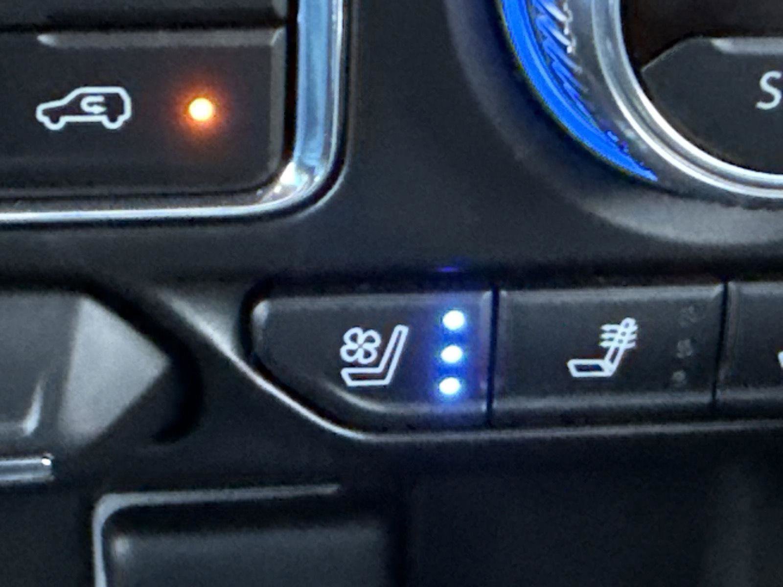 Used 2024 GMC Yukon XL SLT image 22