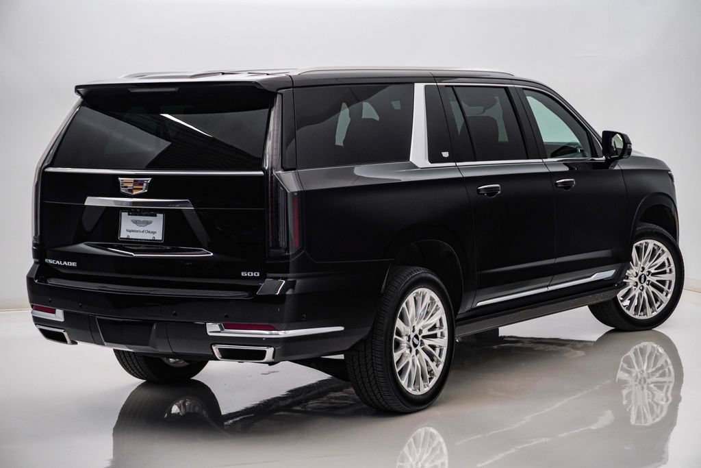 Used 2026 Cadillac Escalade ESV Luxury w/ LPO, Floor Liner Package AWD/4WD image 11