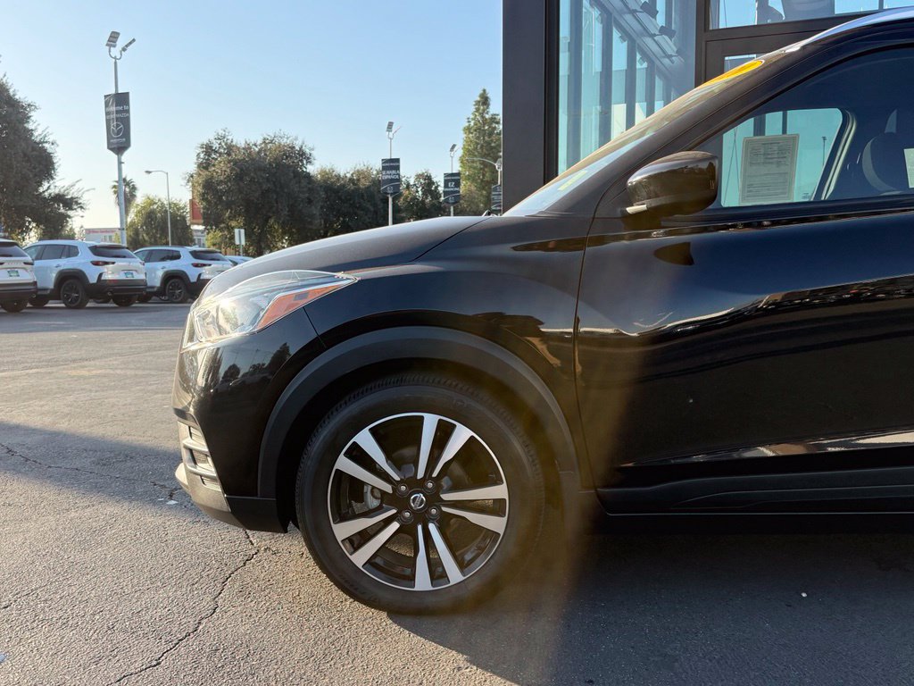 Used 2020 Nissan Kicks SV FWD image 4