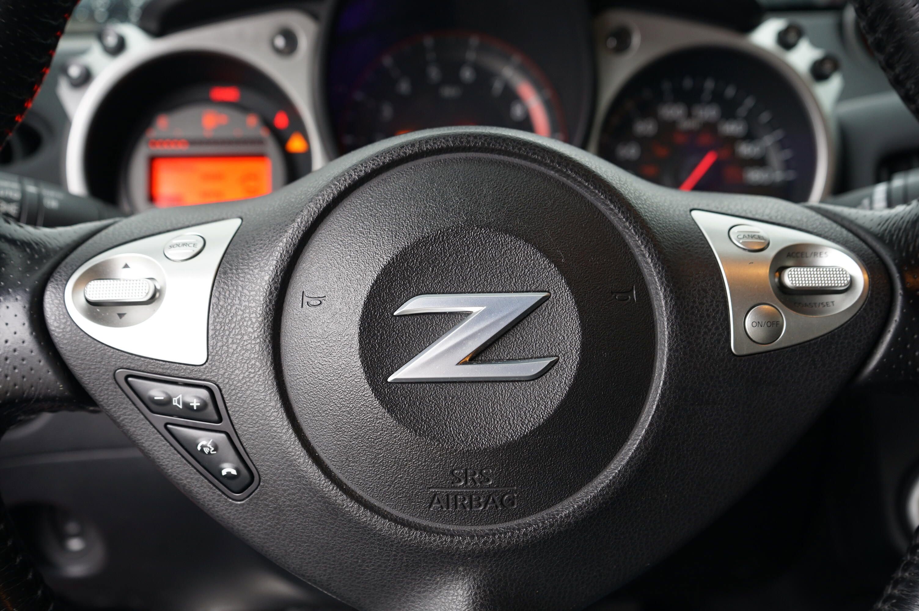 Used 2016 Nissan 370Z Coupe RWD image 23