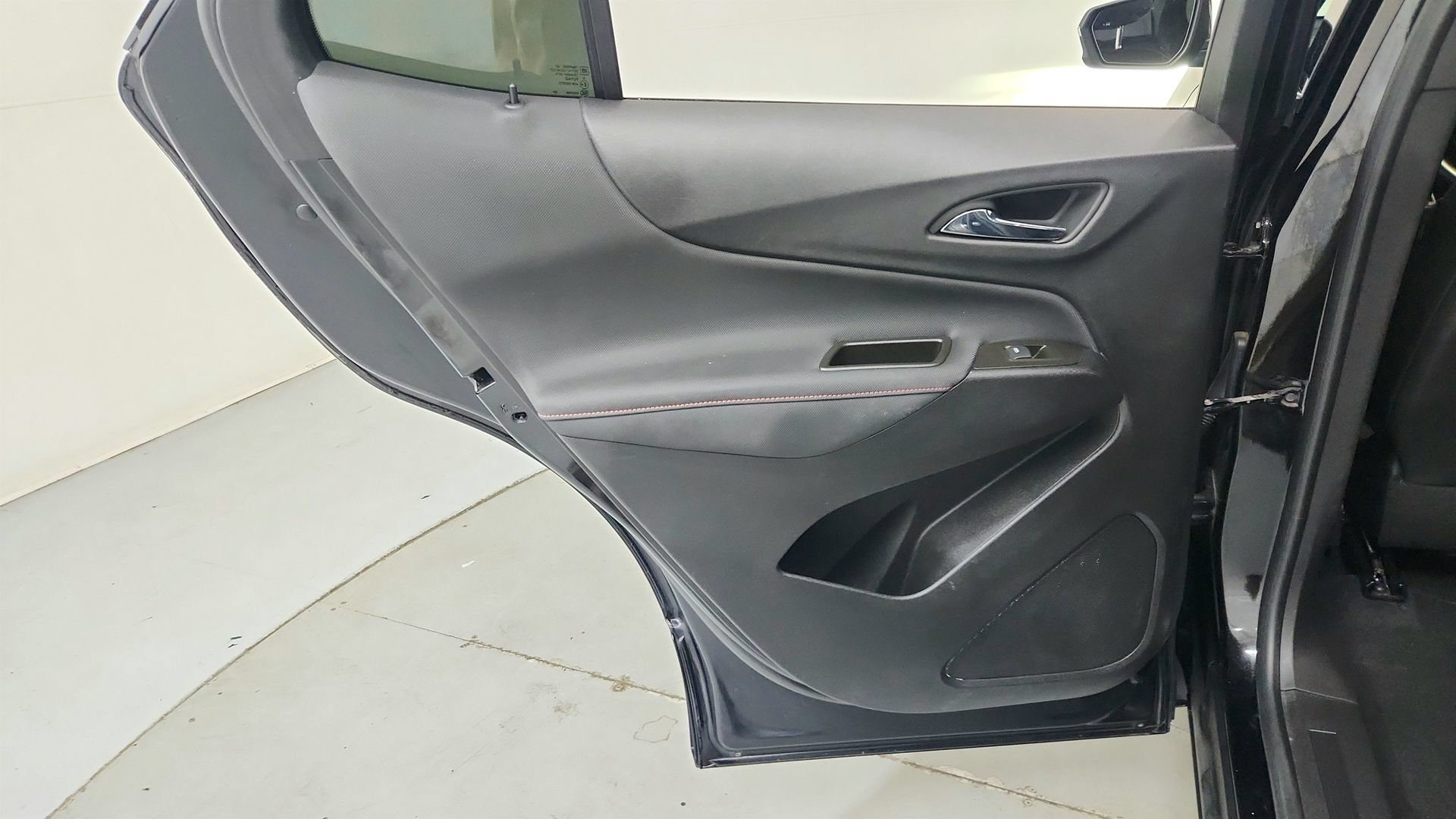 Used 2024 Chevrolet Equinox RS FWD image 22