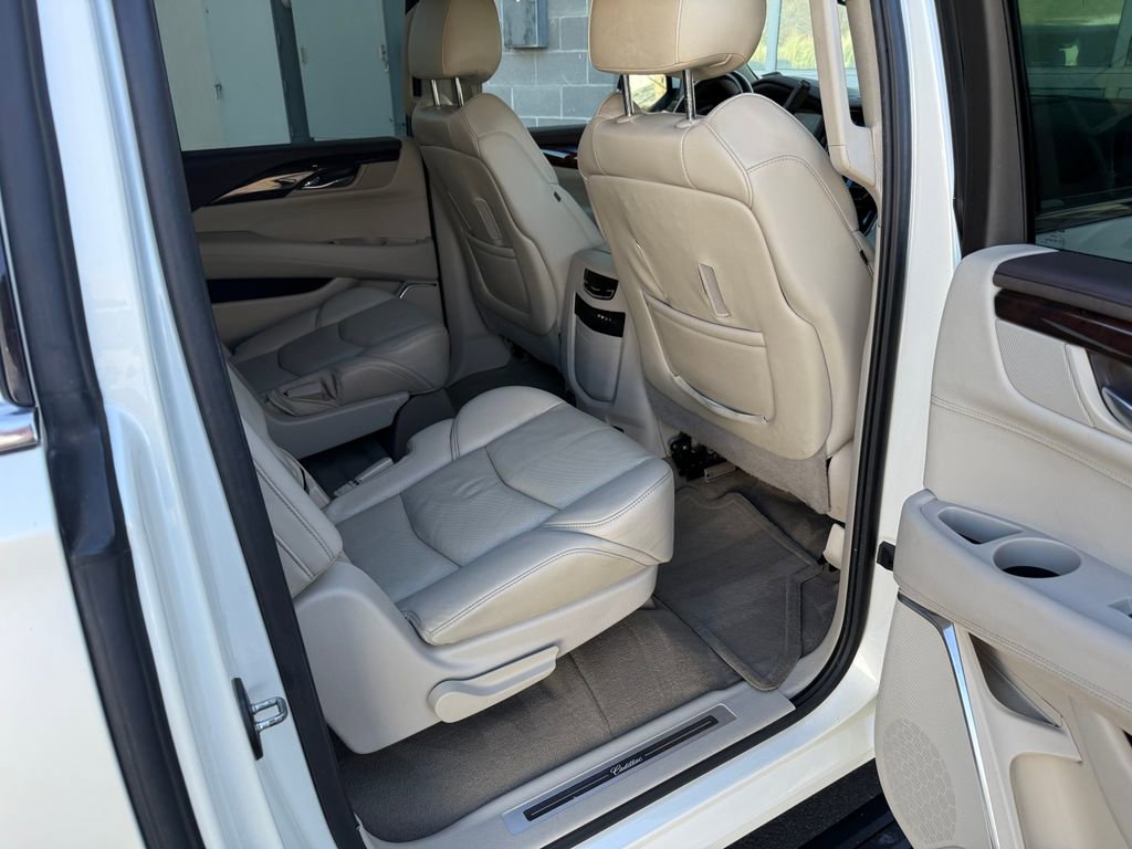 Used 2015 Cadillac Escalade ESV Premium image 20