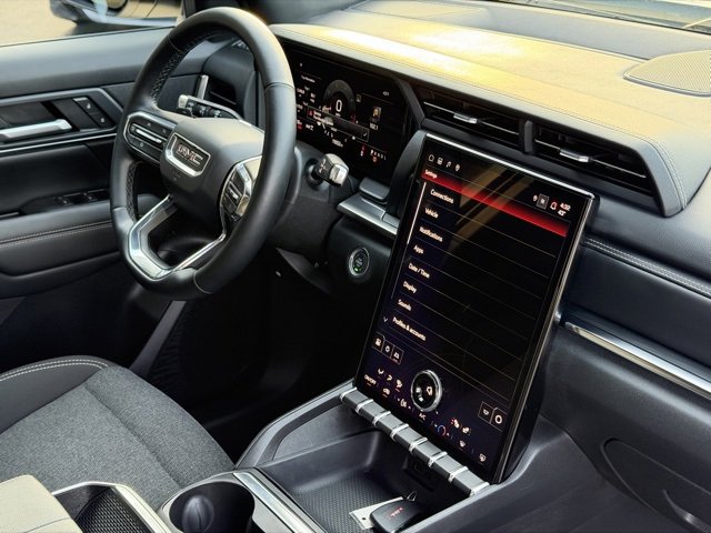 Used 2025 GMC Terrain Elevation image 3