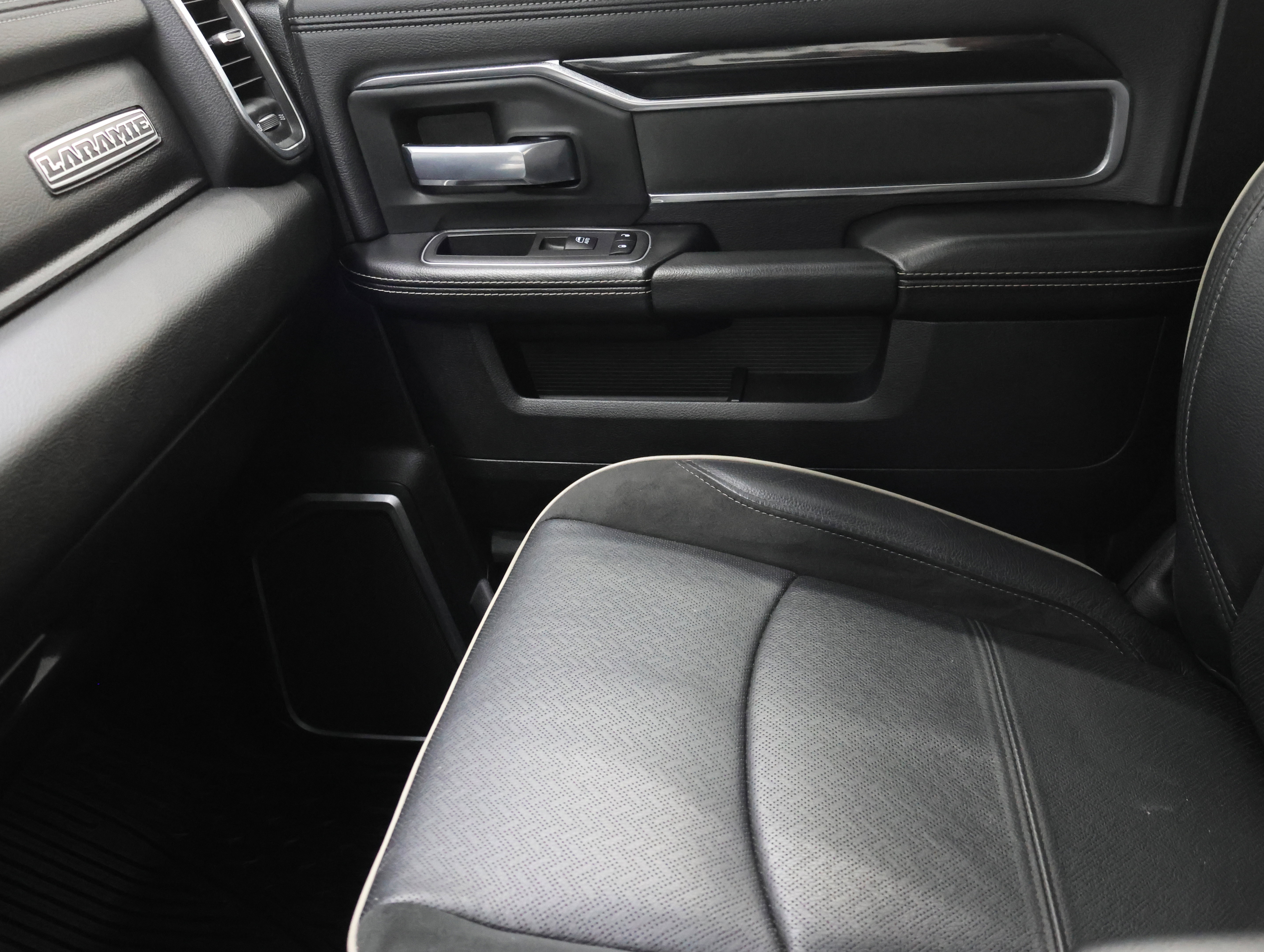 Used 2021 RAM 2500 Laramie image 13