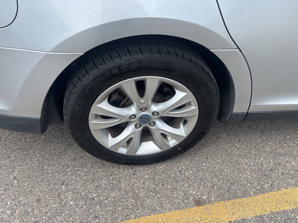 Used 2011 Ford Taurus SEL FWD image 8