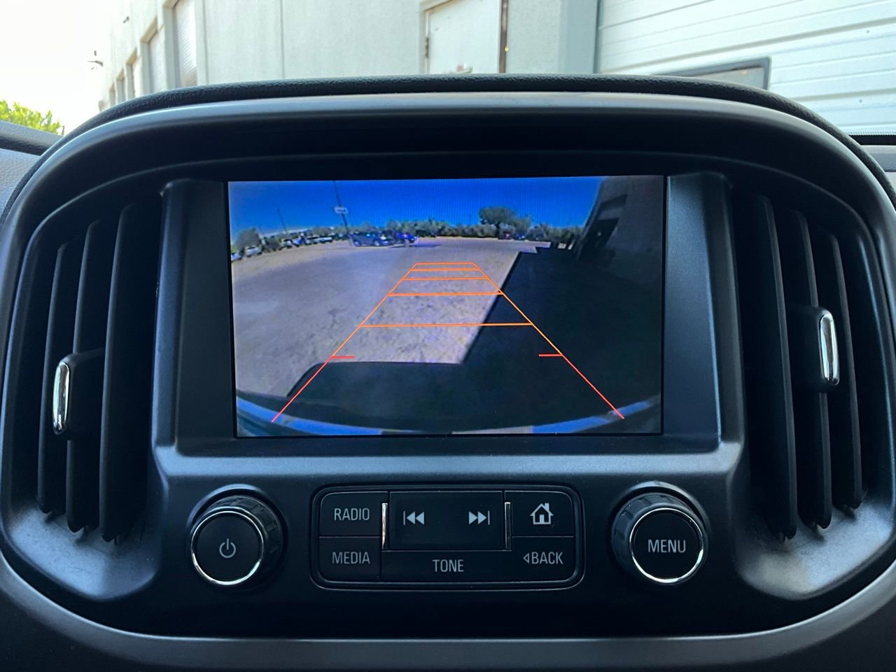 Used 2015 GMC Canyon SLE w/ All-Terrain Package image 32