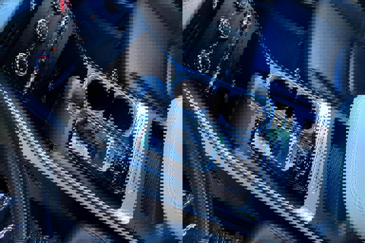 Used 2024 Kia Carnival LX image 19