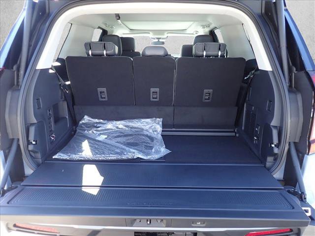 New 2026 Ford Expedition Active image 8