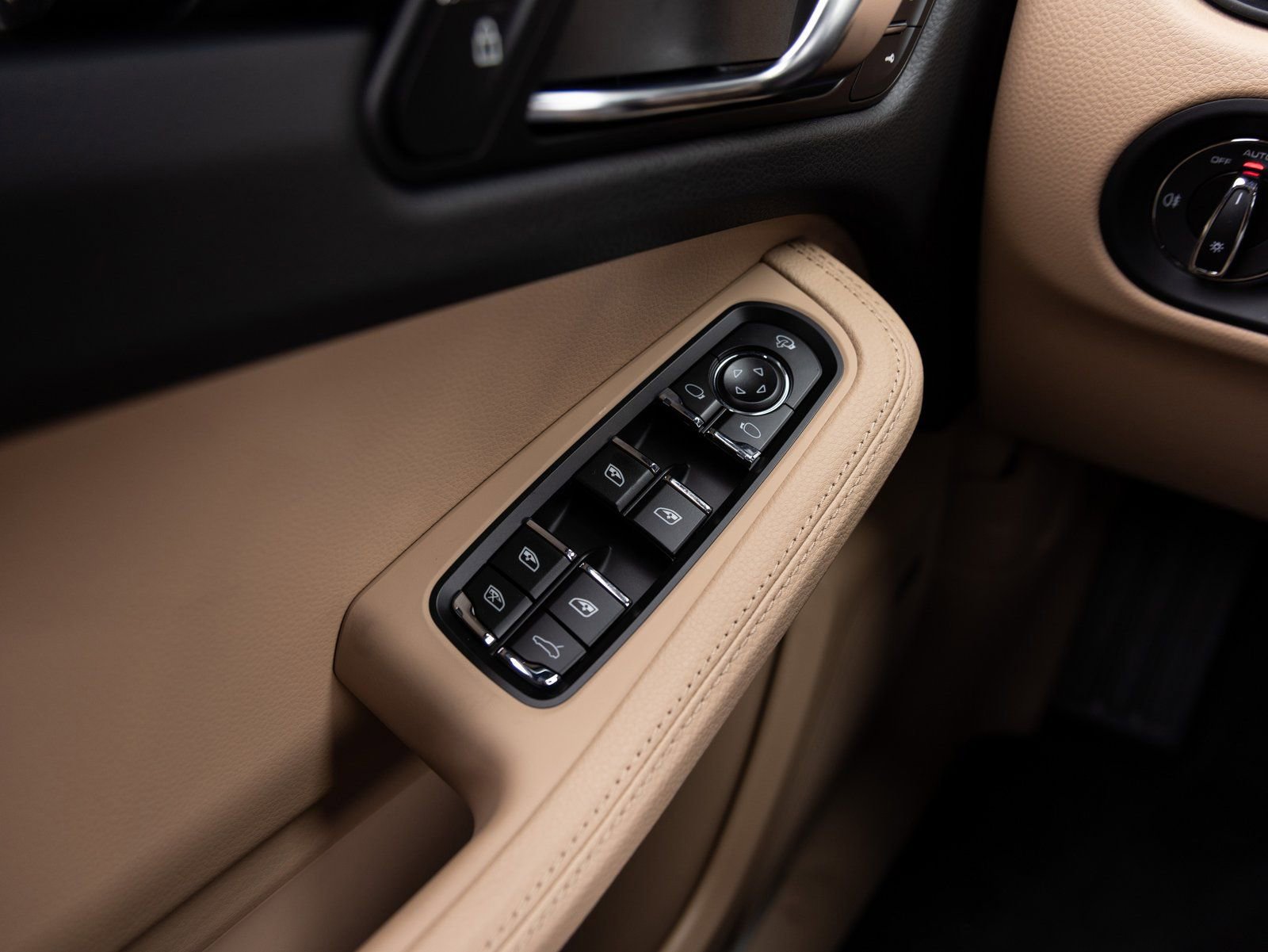 Certified 2026 Porsche Macan S AWD/4WD image 21