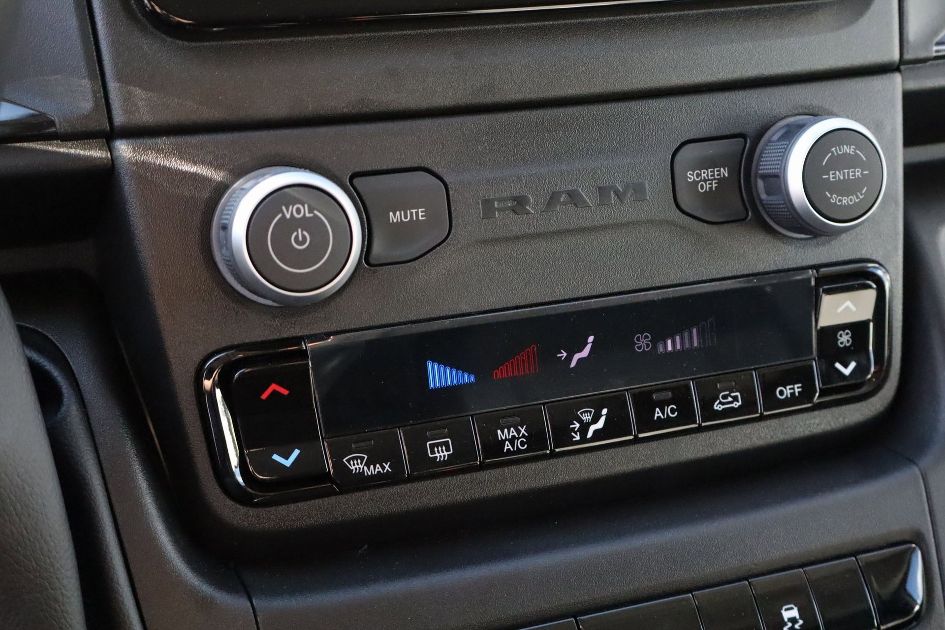 New 2026 RAM ProMaster 1500 w/ Convenience Group image 12