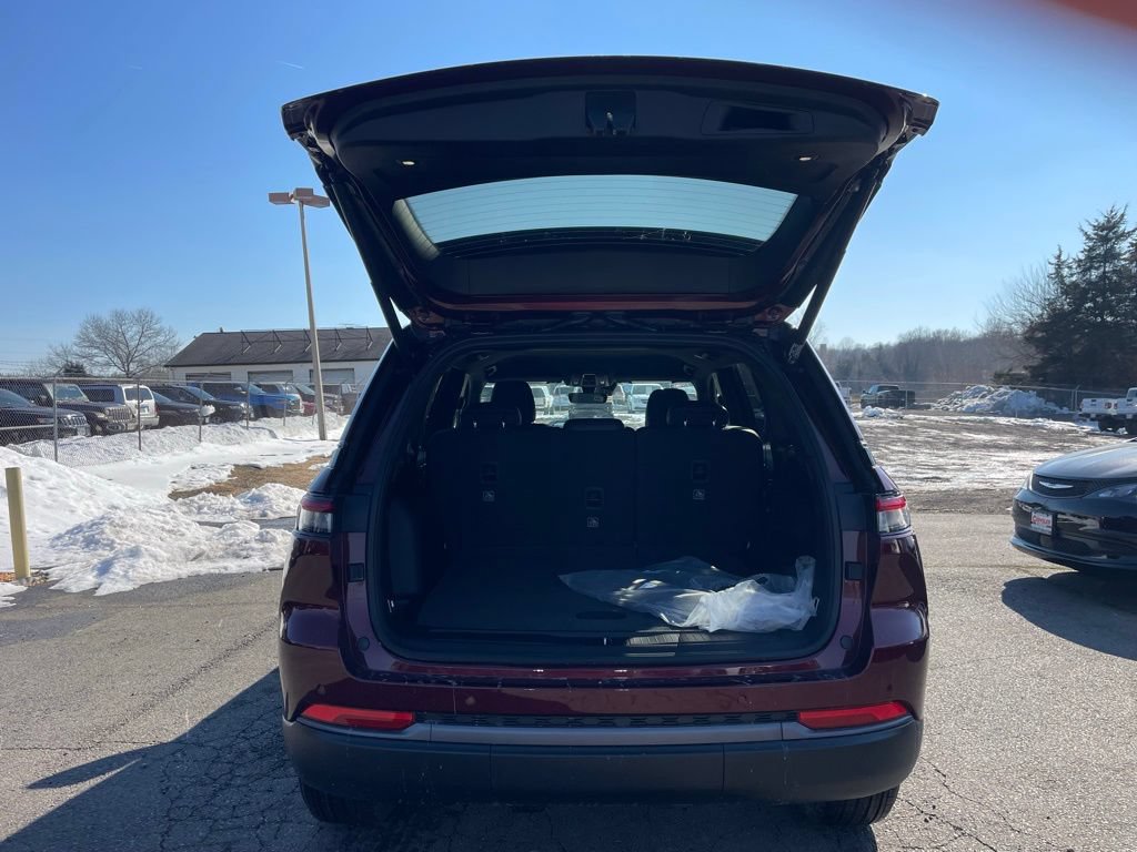 New 2026 Jeep Grand Cherokee Altitude AWD/4WD image 11
