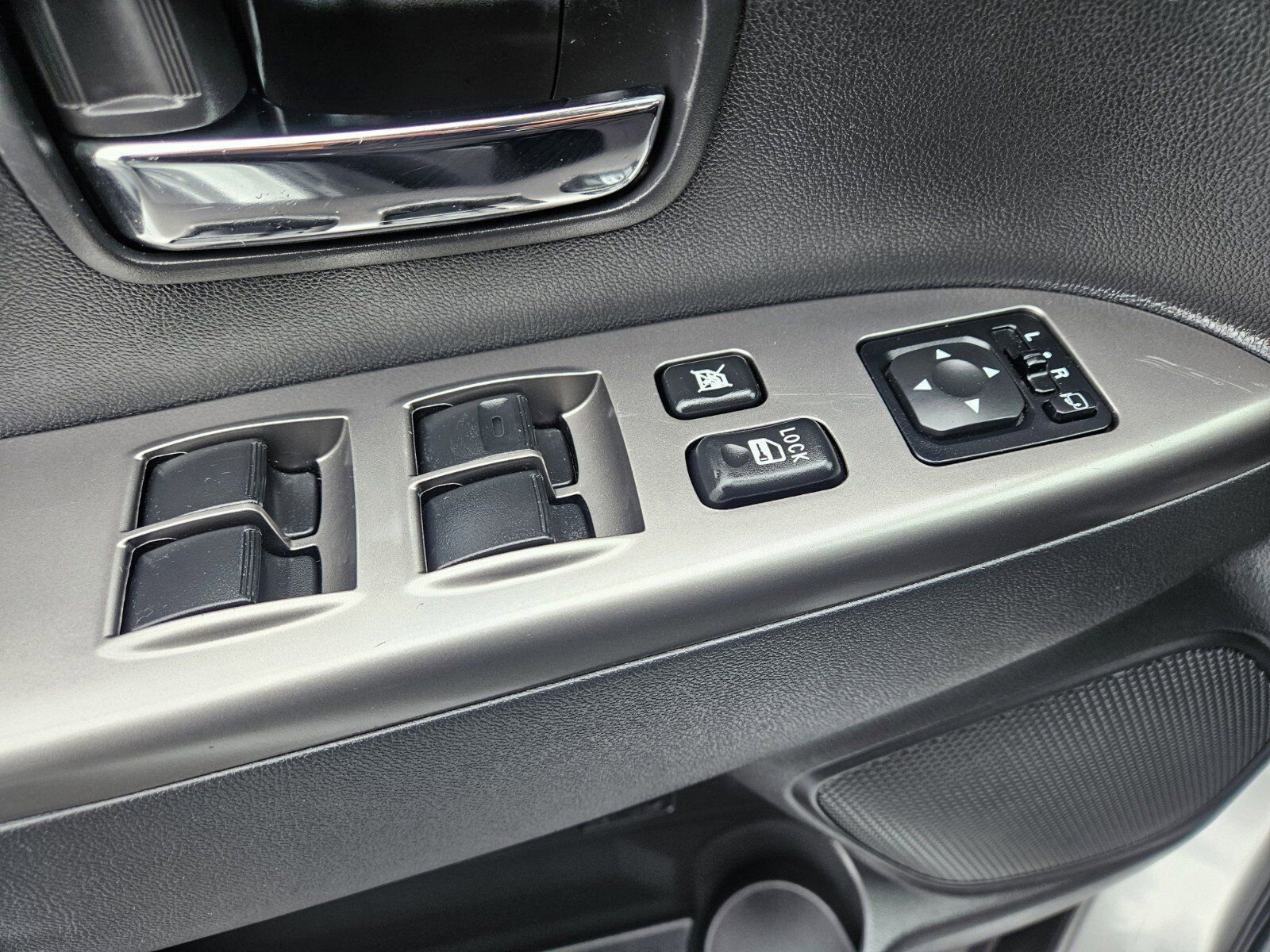 Used 2025 Mitsubishi Outlander Sport SE image 31