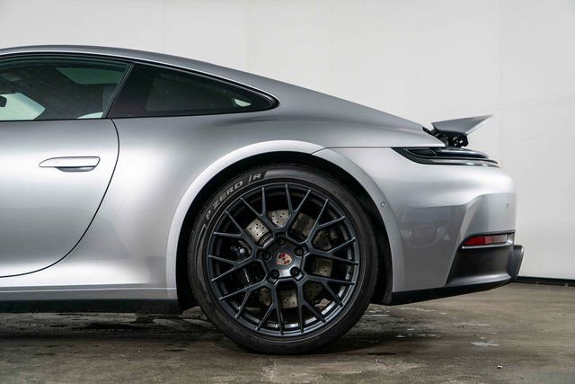 Used 2025 Porsche 911 Carrera GTS image 13