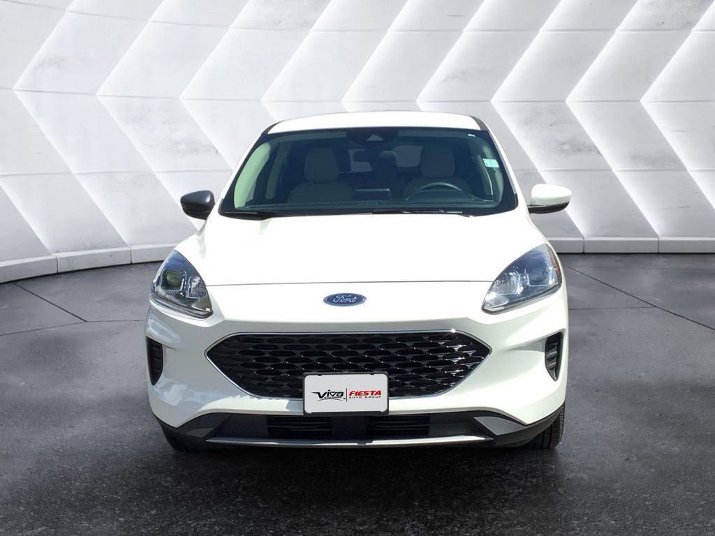 Used 2020 Ford Escape SE image 2