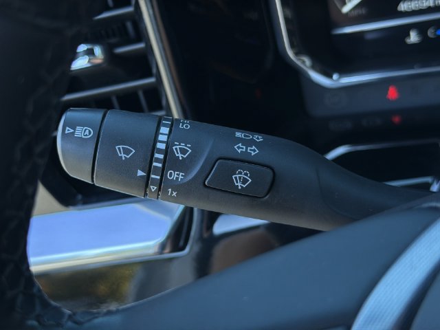 Used 2025 GMC Sierra 1500 SLT AWD/4WD image 30