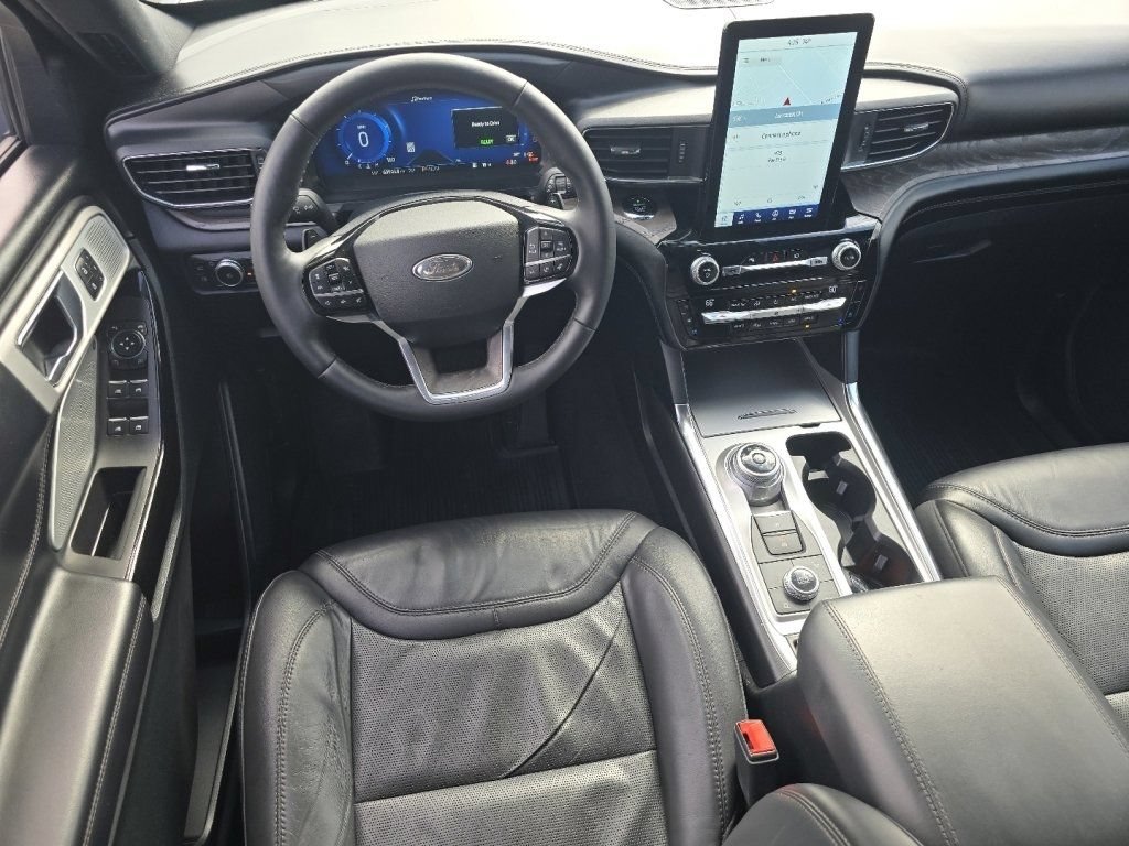 Used 2021 Ford Explorer Platinum w/ Premium Technology Package AWD/4WD image 31