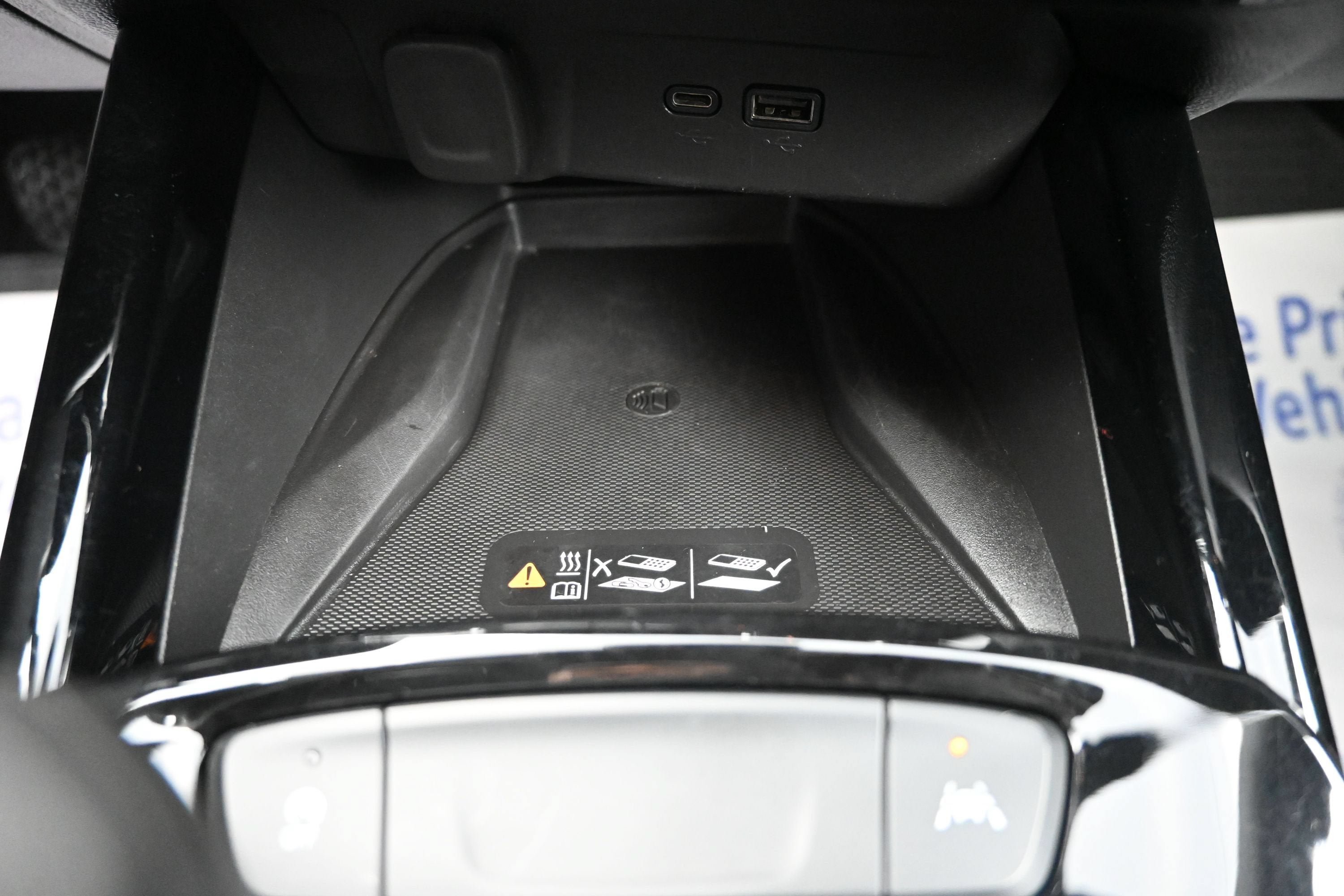 Used 2025 Chevrolet Trax RS w/ Sunroof Package FWD image 21