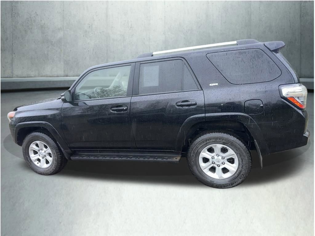 Used 2022 Toyota 4Runner SR5 Premium w/ Moonroof Package AWD/4WD image 2