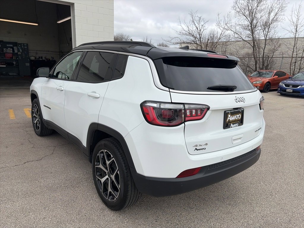 Used 2025 Jeep Compass Limited AWD/4WD image 3