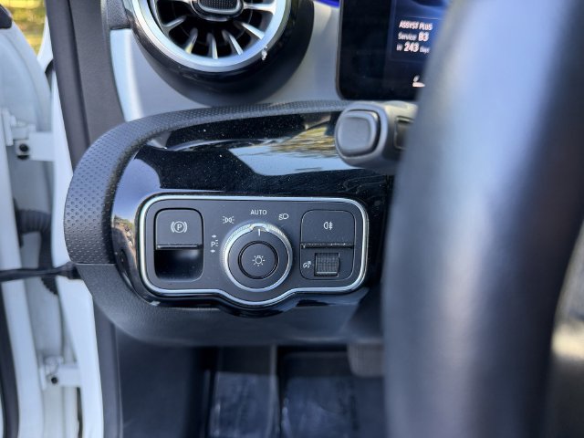 Used 2025 Mercedes-Benz CLA 250 image 46