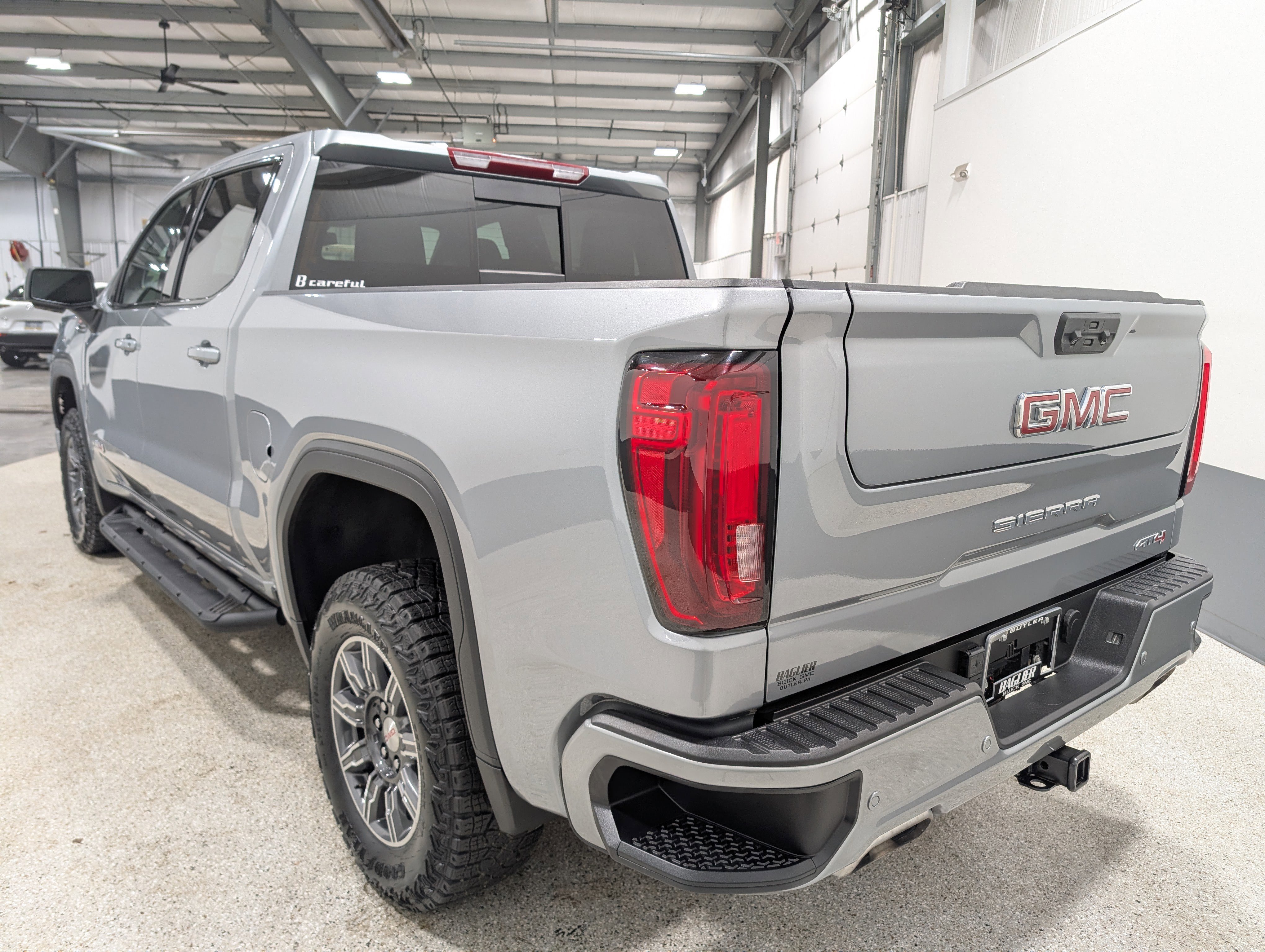 Used 2024 GMC Sierra 1500 AT4 w/ AT4 Preferred Package AWD/4WD image 5
