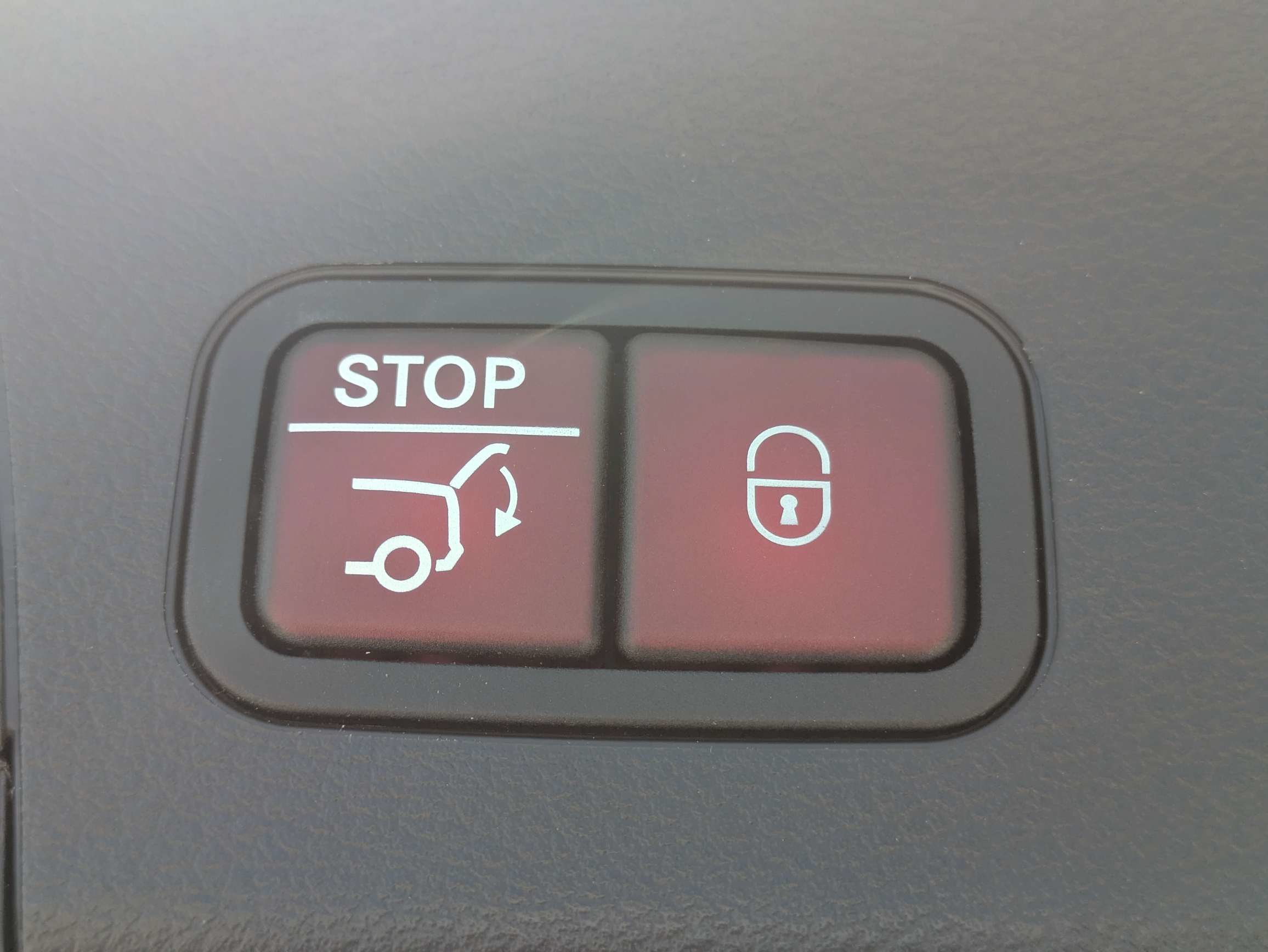 Used 2024 Mercedes-Benz GLS 450 4MATIC image 8