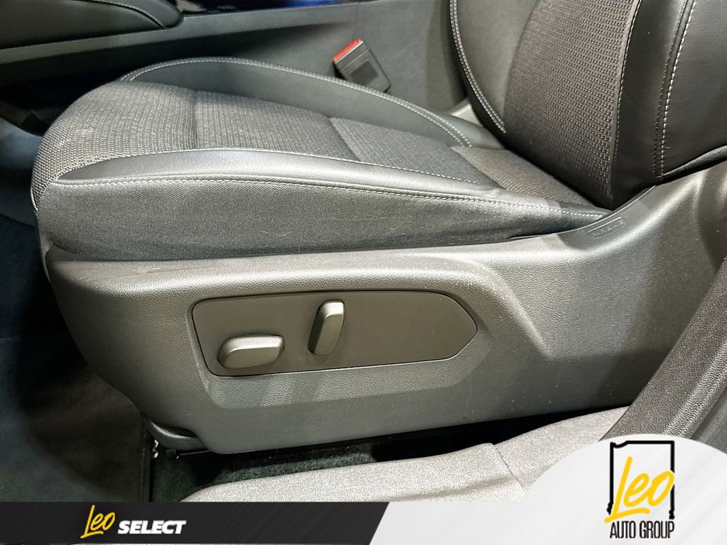 Used 2023 Buick Envision Preferred AWD/4WD image 21