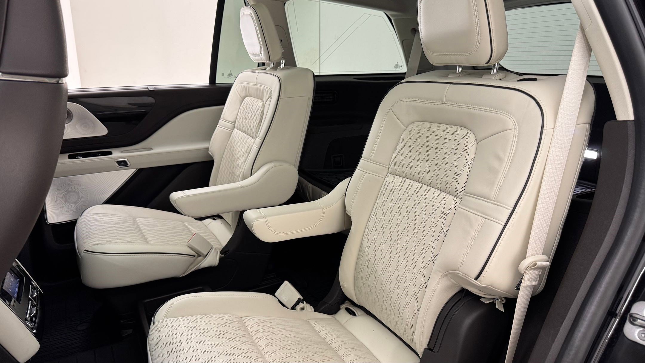 Used 2023 Lincoln Aviator Black Label w/ Dynamic Handling Package image 34