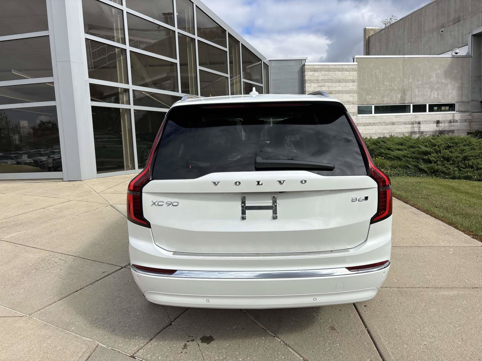 Used 2026 Volvo XC90 B6 Plus w/ Protection Package Premier AWD/4WD image 6