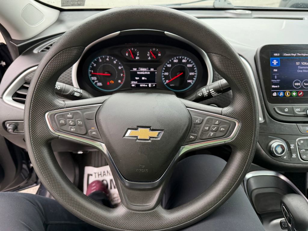Used 2023 Chevrolet Malibu LT FWD image 16