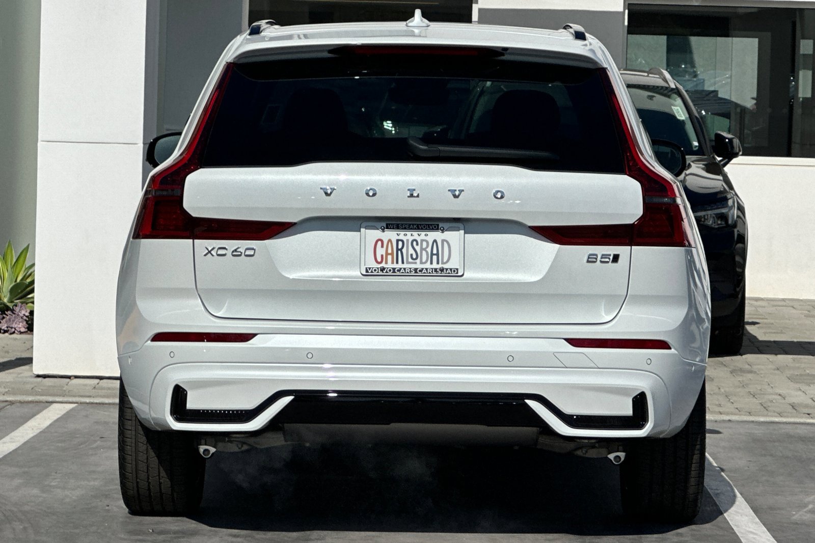 New 2026 Volvo XC60 B5 Plus w/ Climate Package image 6