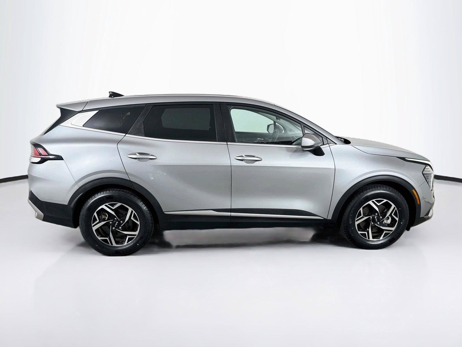 Used 2024 Kia Sportage LX FWD image 7