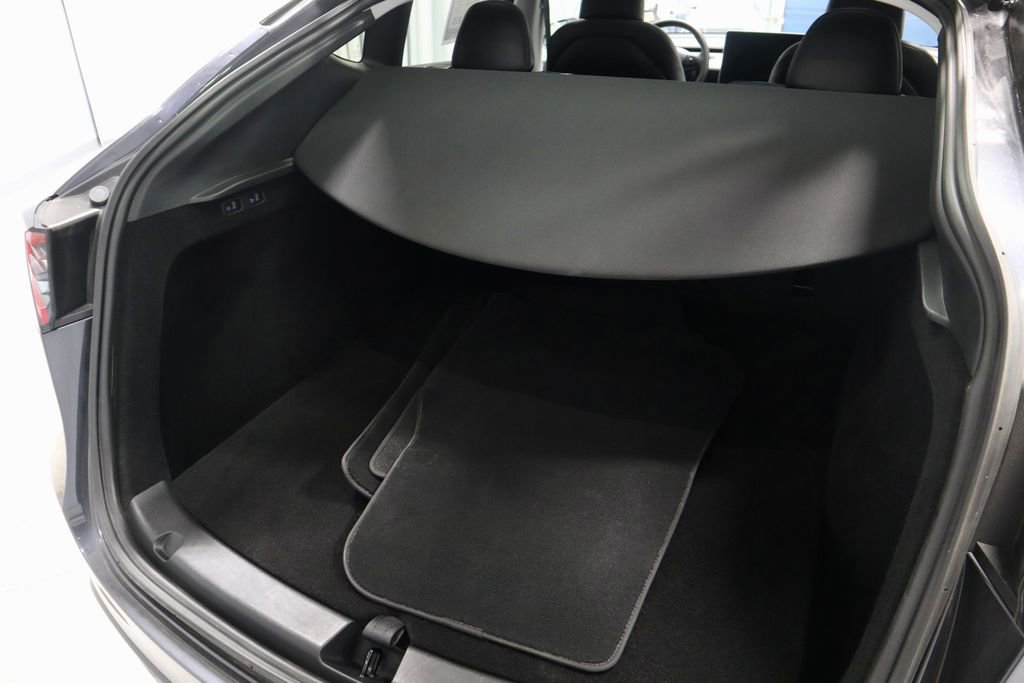 Used 2024 Tesla Model Y Long Range AWD/4WD image 17