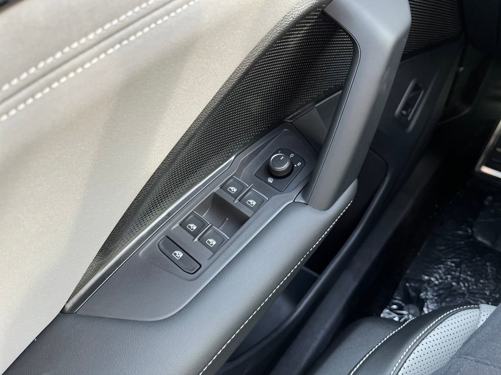 New 2026 Volkswagen Tiguan SE R-Line image 23