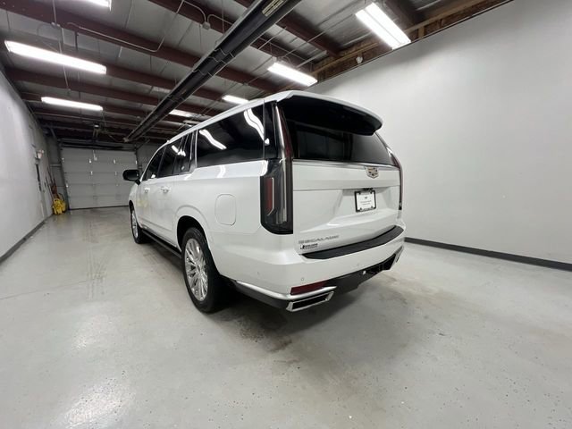 Certified 2022 Cadillac Escalade ESV Premium Luxury w/ Performance Package AWD/4WD image 6