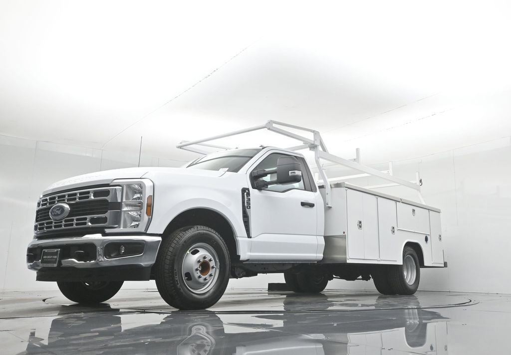 New 2026 Ford F350 XL w/ XL Chrome Package image 44