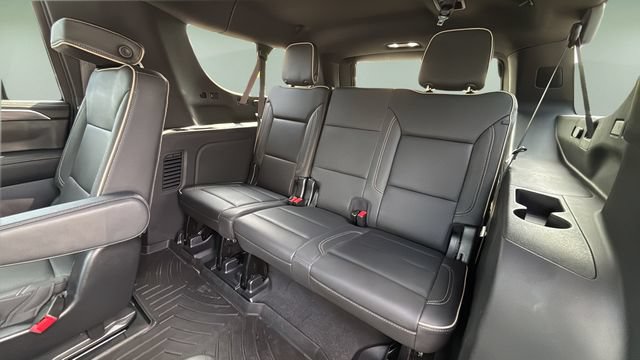 Used 2023 GMC Yukon XL SLT AWD/4WD image 34