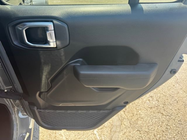 Certified 2022 Jeep Gladiator Sport AWD/4WD image 15