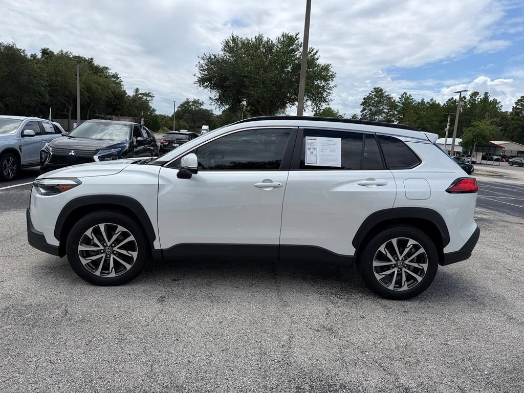 Used 2023 Toyota Corolla Cross XLE w/ Convenience Package AWD/4WD image 4