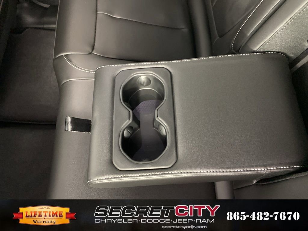 New 2025 Jeep Grand Cherokee Limited w/ Black Appearance Package image 30