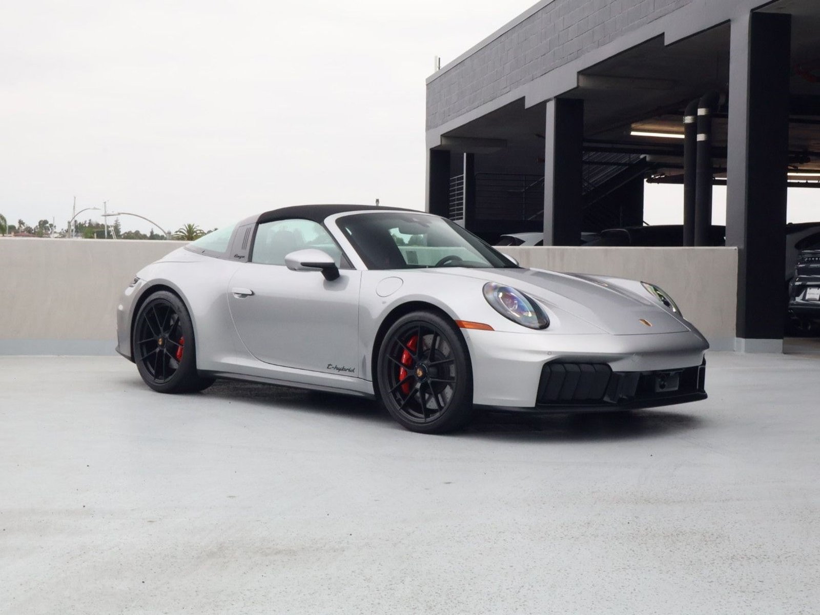 Certified 2026 Porsche 911 Targa 4 GTS AWD/4WD image 8