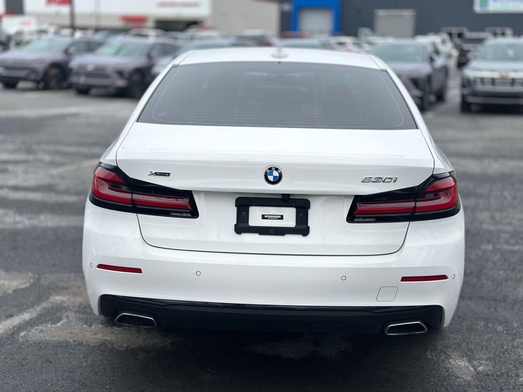 Used 2023 BMW 530i xDrive w/ Premium Package image 5