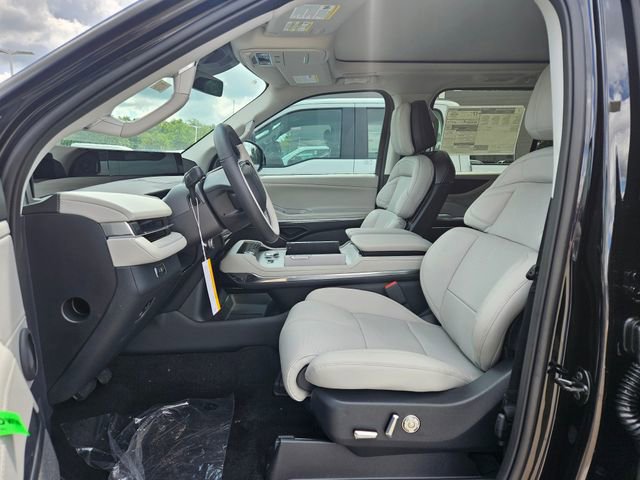 New 2026 Lincoln Navigator Reserve AWD/4WD image 3
