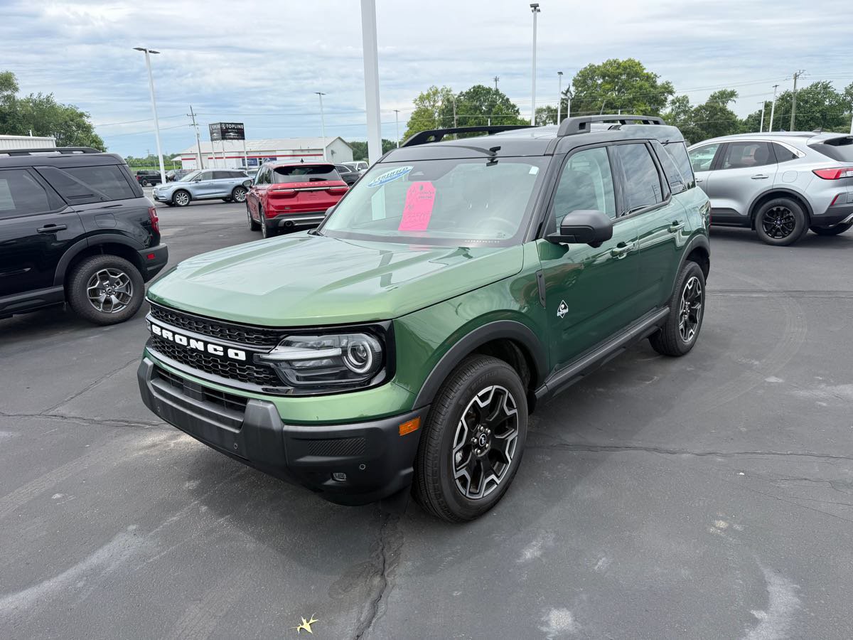 Used 2025 Ford Bronco Sport Outer Banks w/ Outer Banks Tech Package+ AWD/4WD image 1
