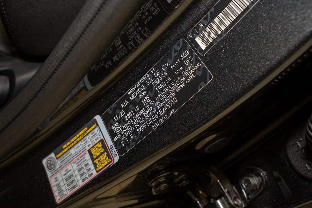 New 2025 Kia K4 LX image 18