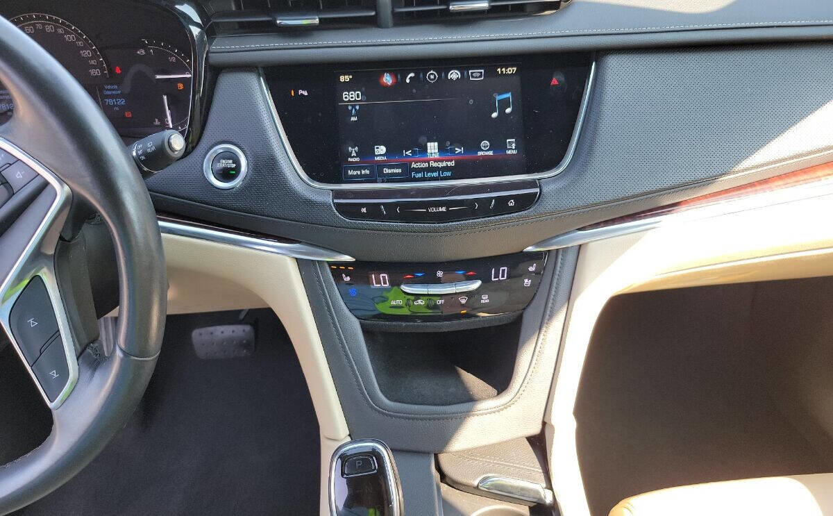 Used 2017 Cadillac XT5 Premium Luxury image 11