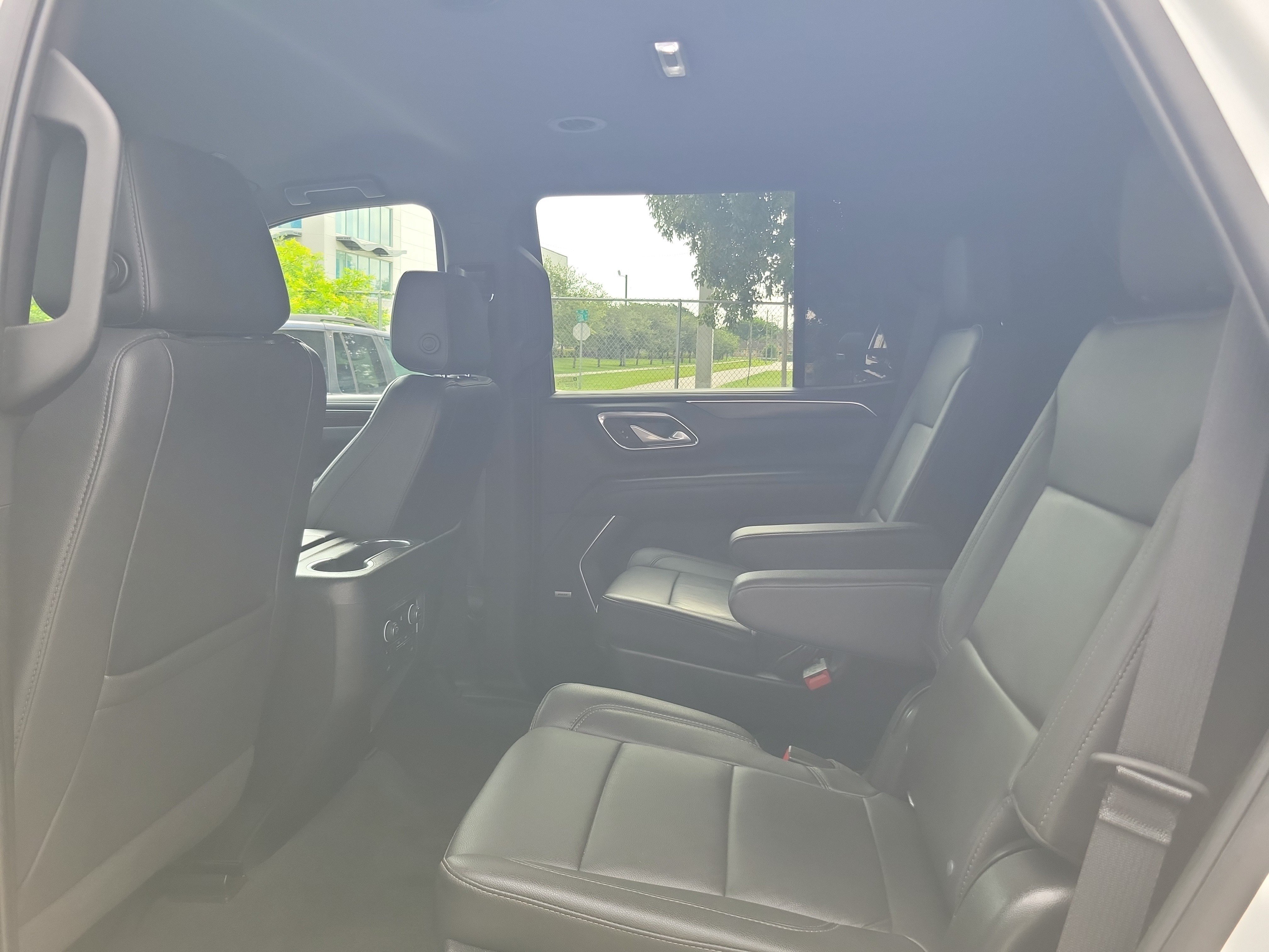 Used 2022 Chevrolet Tahoe Z71 w/ Luxury Package AWD/4WD image 14