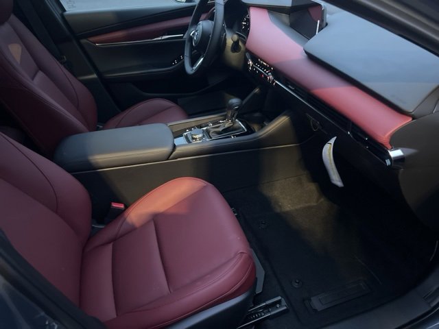 New 2026 MAZDA MAZDA3 Hatchback w/Premium Plus Pkg image 38